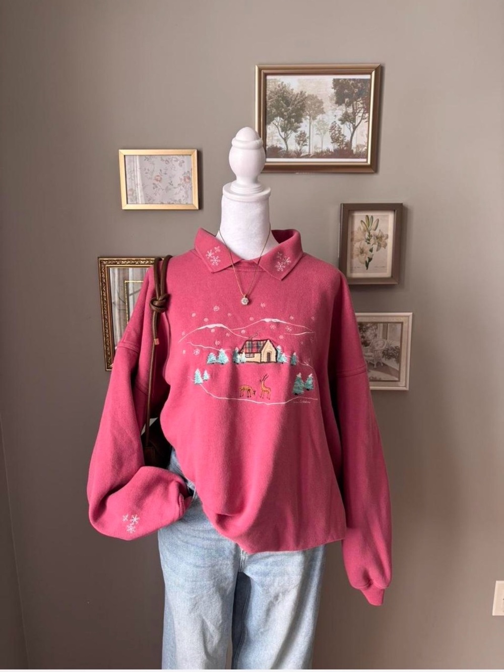 Northern Treasure pink vintage 90s embroidered collared sweatshirt